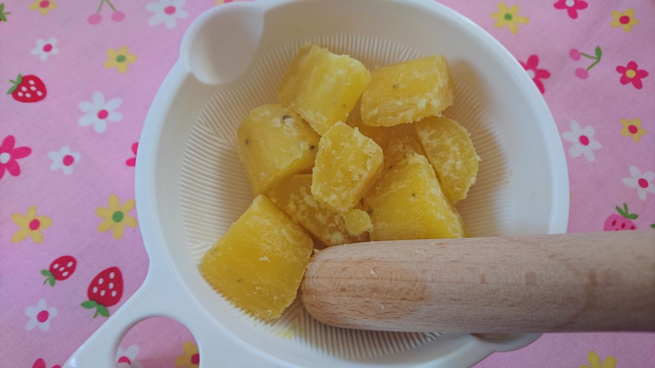 サツマイモりんごのちっちゃいサンドイッチ 後期 カミカミ期 旬の食材を活かす 和風がおいちー離乳食 サツマイモりんごのちっちゃいサンドイッチ 後期 カミカミ期 旬の食材を活かす 和風がおいちー離乳食