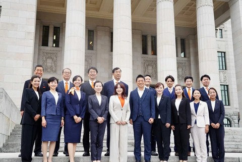 E1173A15-2090-4940-A772-3FFE51E04DE8