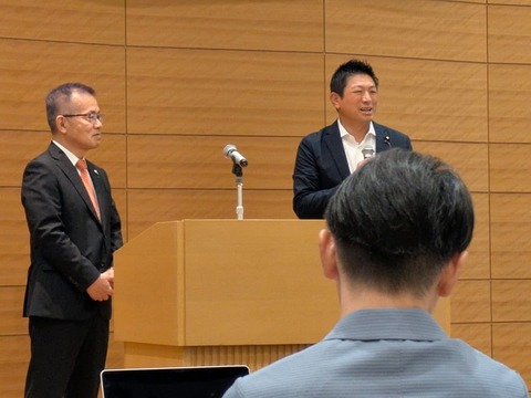 7D7CE0E2-13F6-4FB1-8009-2638208D1260