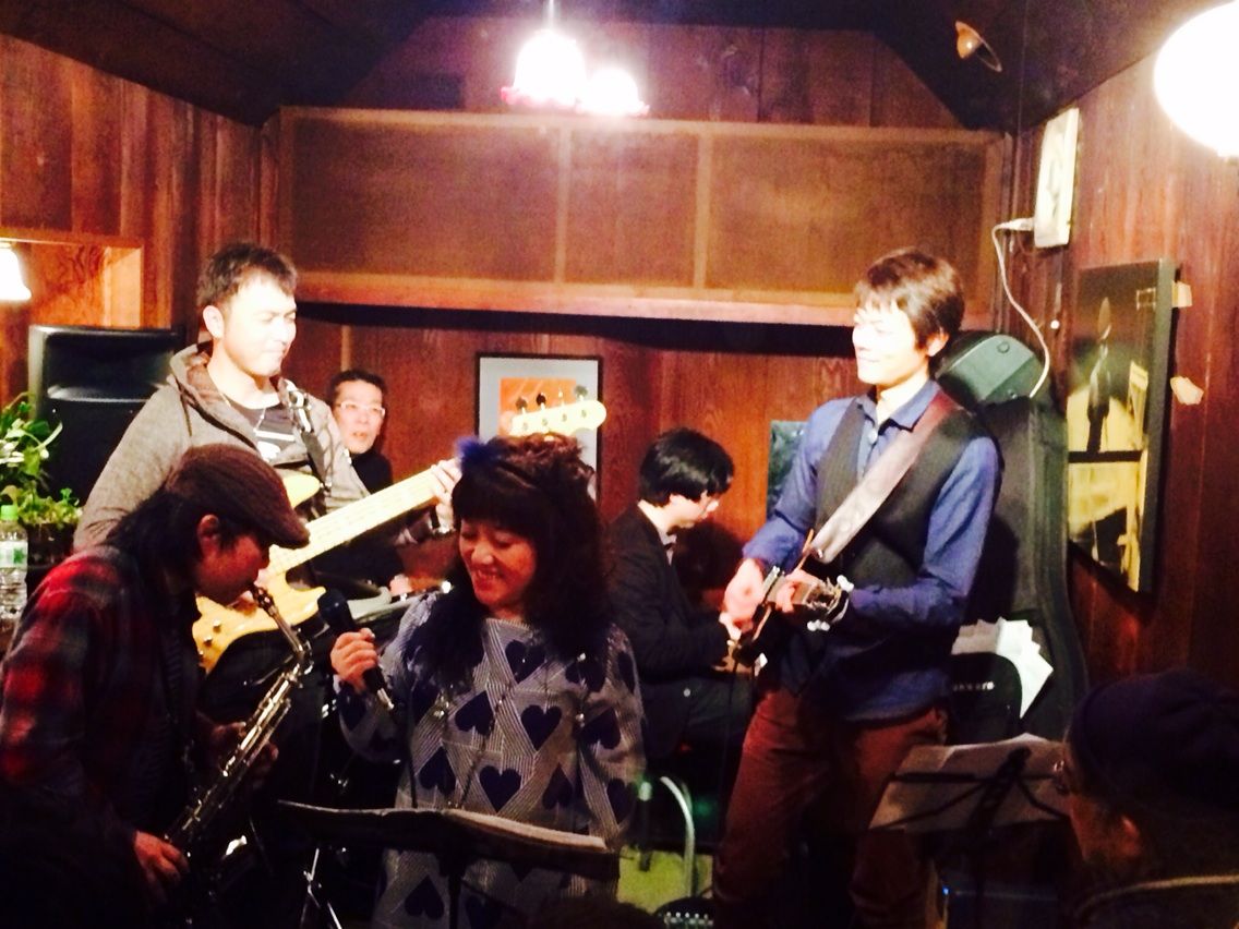 ひっくり返ったオモチャ箱のライブ ブログを更新しました Jazzbirdshibata ひっくり返ったオモチャ箱のライブ ブログを更新しました Jazzbirdshibata
