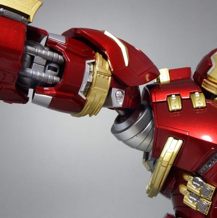 S.H.フィギュアーツ×超合金「ハルクバスター」 : 空想玩具シリーズ S.H.フィギュアーツ×超合金「ハルクバスター」 : 空想玩具シリーズ
