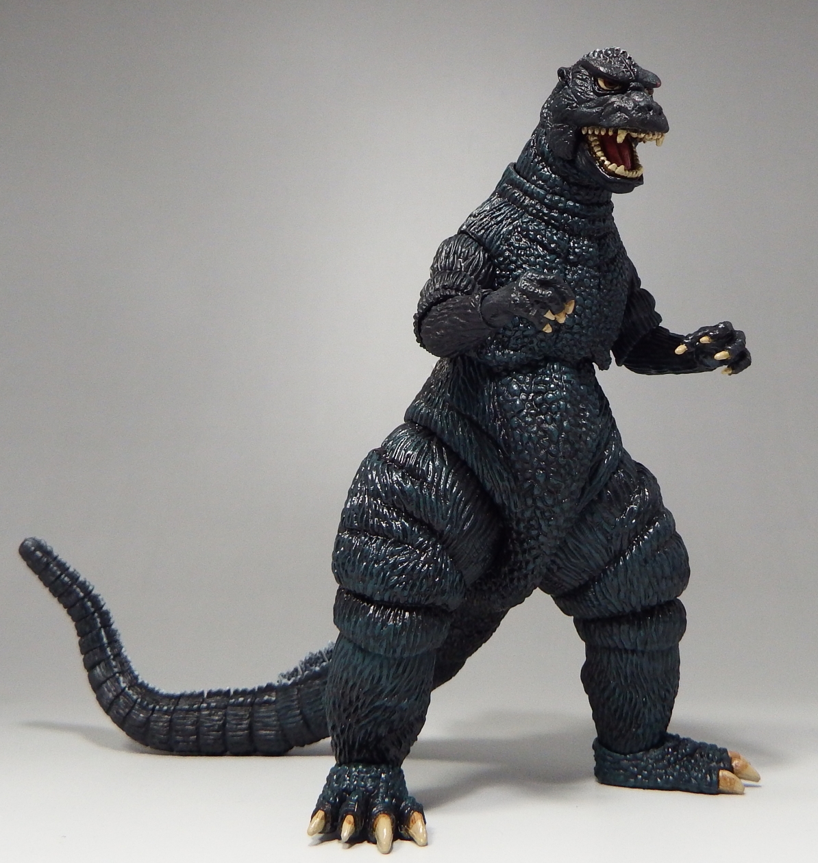 ゴジラ　フィギュア　高さ52cm  長さ63cm　１９８４年製 東宝怪獣コレクション】 ゴジラ(1984) レビュー | メモルカ
