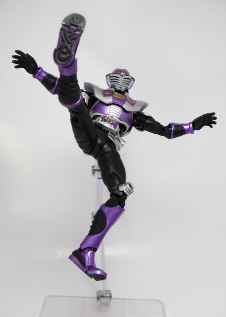 ア*ス様 S.H.フィギュアーツ　仮面ライダー王蛇 Amazon.co.jp: BANDAI SPIRITS(バンダイ スピリッツ) バンダイ