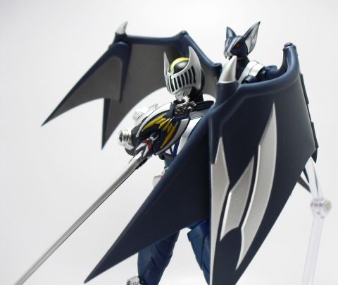 S.H.フィギュアーツ「仮面ライダーナイト＆ダークウィング」 : 空想