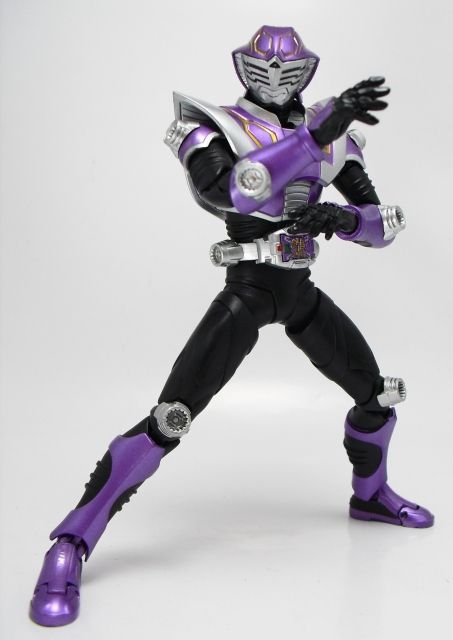 レビュー】 バンダイ S.H.Figuarts 仮面ライダー王蛇 [仮面
