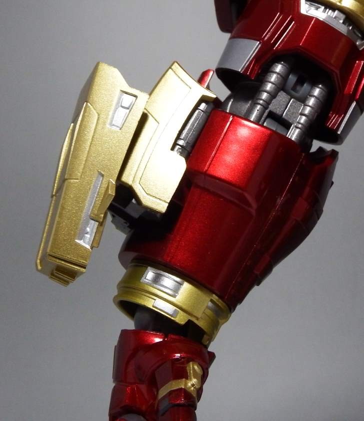 S.H.フィギュアーツ×超合金「ハルクバスター」 : 空想玩具シリーズ S.H.フィギュアーツ×超合金「ハルクバスター」 : 空想玩具シリーズ