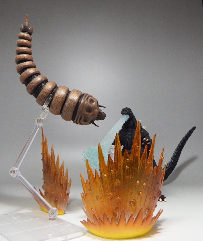 S.H.モンスターアーツ「モスラ幼虫&バトラ幼虫セット」 : 空想