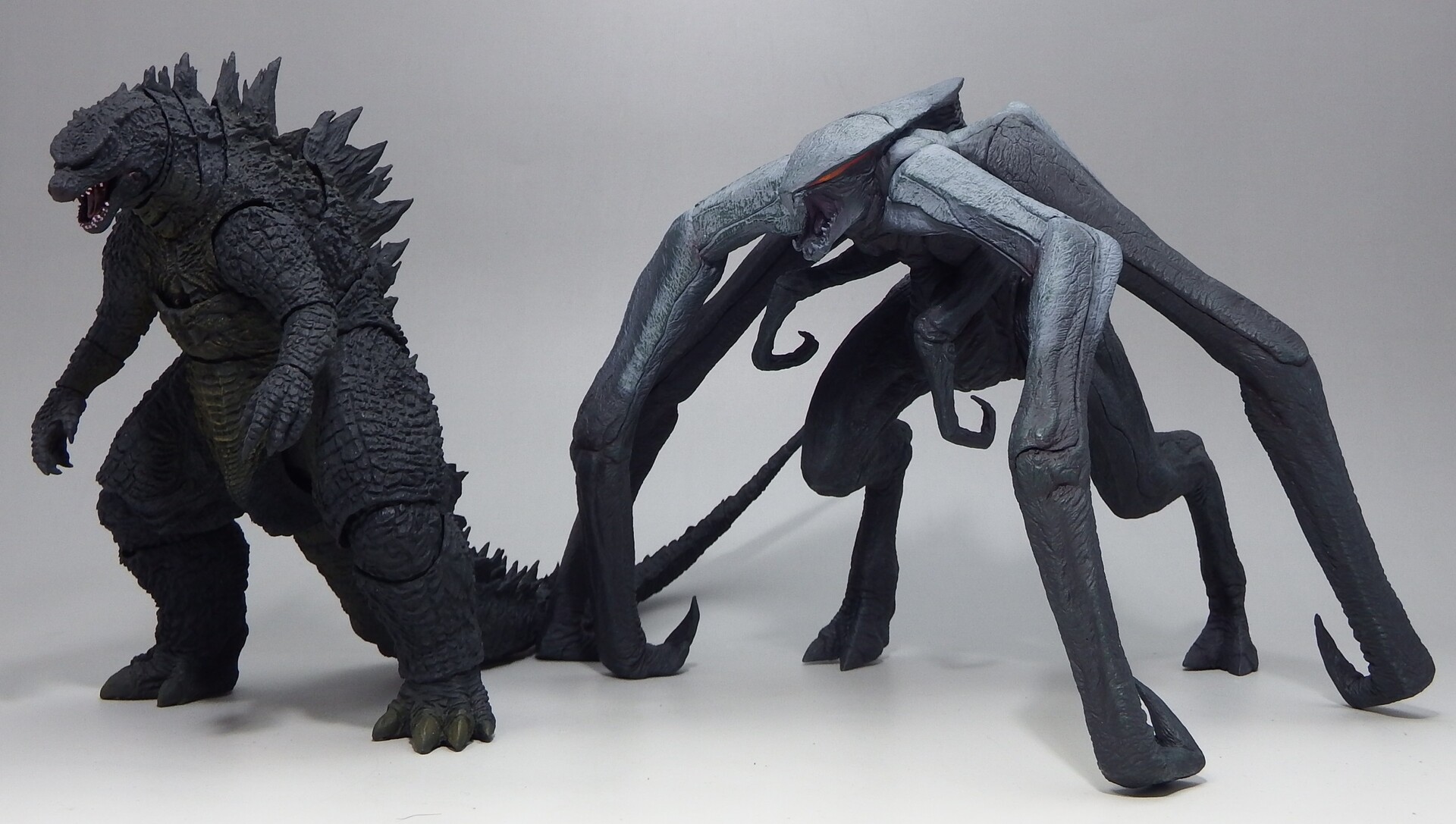怪獣番外地「MUTO 2体セット」 : 空想玩具シリーズ