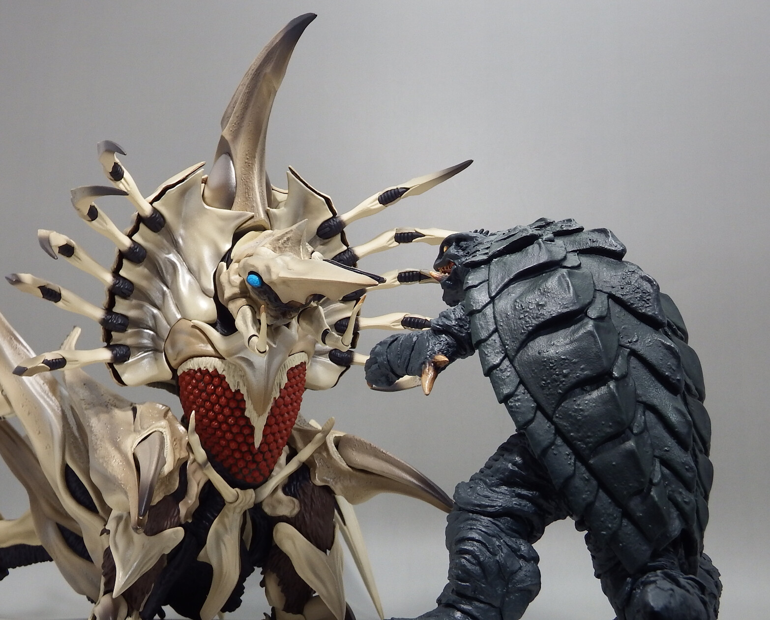 S.H.モンスターアーツ「レギオン」 : 空想玩具シリーズ