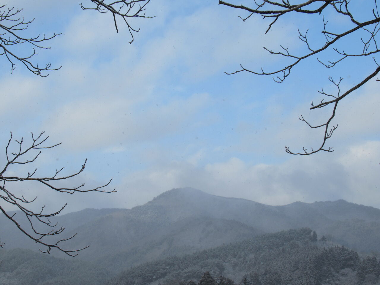 つかの間の雪景色 大小迫 つむぎの家 つかの間の雪景色 大小迫 つむぎの家