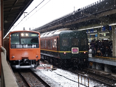 201系と並んで