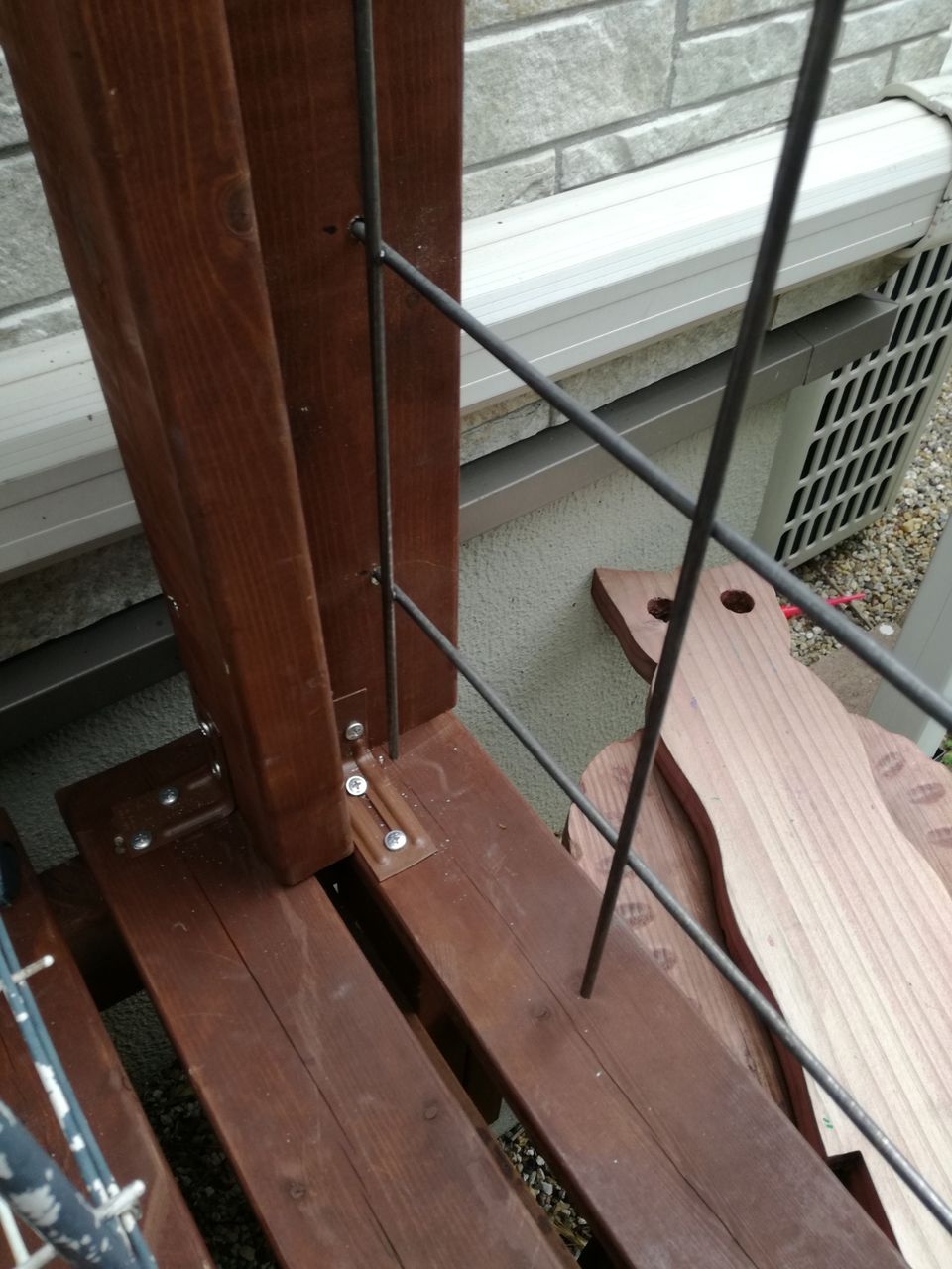 モッコウバラ誘引用フェンス設置その2 Diyアドバイザーyukiのdiy日和 モッコウバラ誘引用フェンス設置その2 Diyアドバイザーyukiのdiy日和