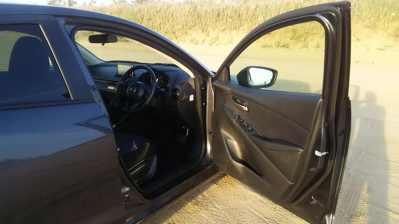 車デートでデミオはアリか 試乗調査 恋愛相談所