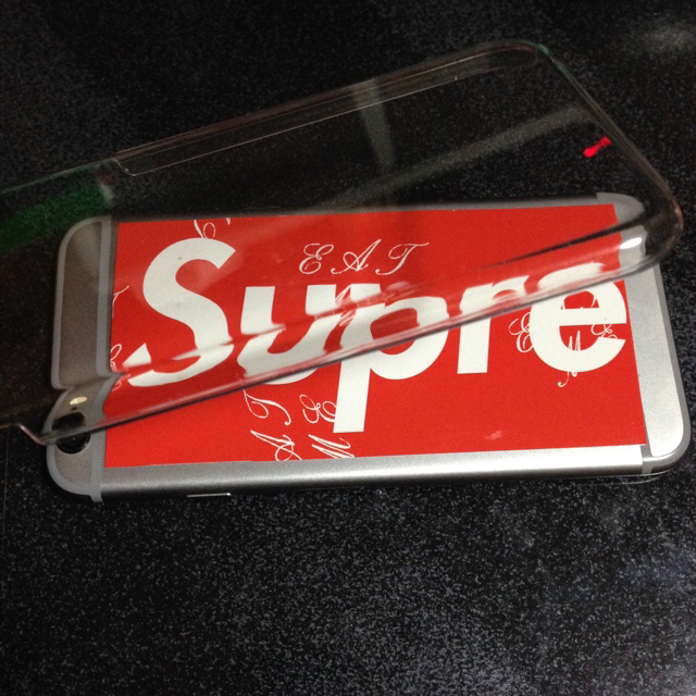Supreme シュプリーム のiphoneケースを100均のケースとステッカーで自作した Gear