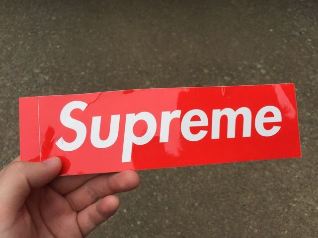 車にsupremeのボックスロゴステッカーを貼ったら最高だった Gear