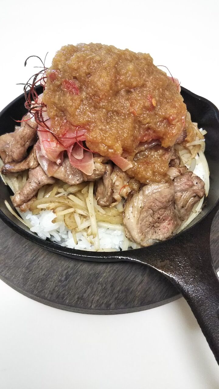 モンハン飯 肉盛りマグマ丼 モンハン活動記 雪月花