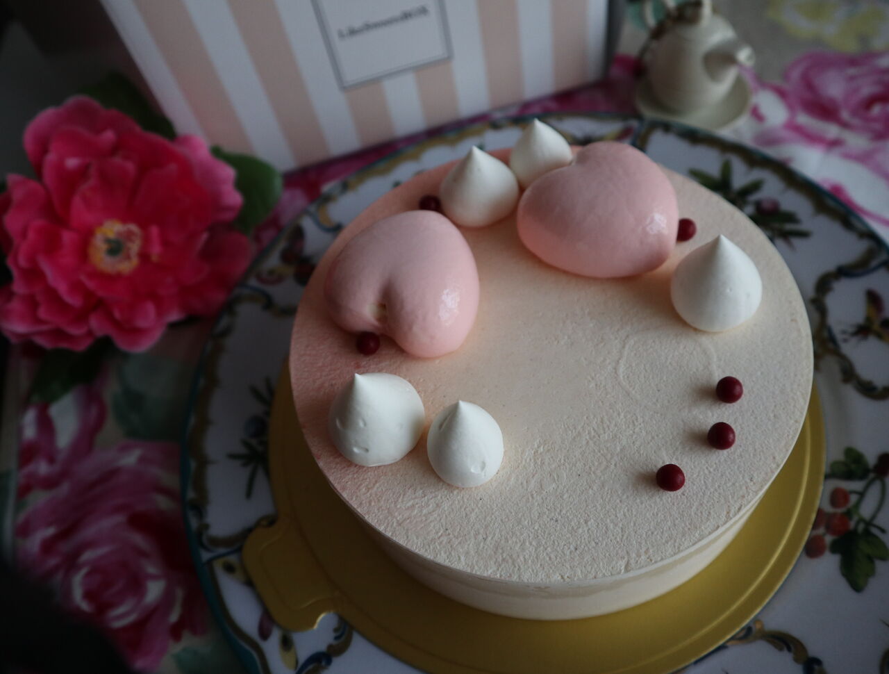 お取り寄せスイーツ Likesweetsbox Store かわいいバレンタインのホールケーキ Yuki の Sweets Diary