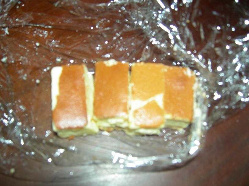 本当においしいのは 豊中 ボンシンタニ チーズケーキの切れ端 Yuki の Sweets Diary