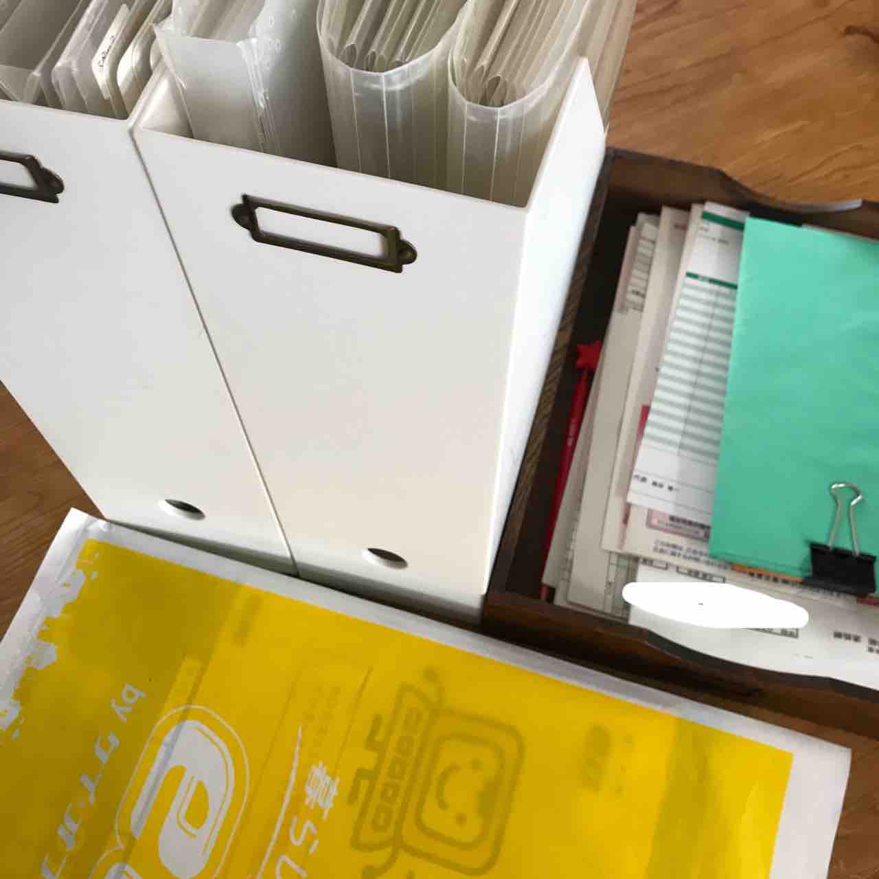 こんまりメソッド 書類 古い家と小さい庭とねこ こんまりメソッド 書類 古い家と小さい庭とねこ