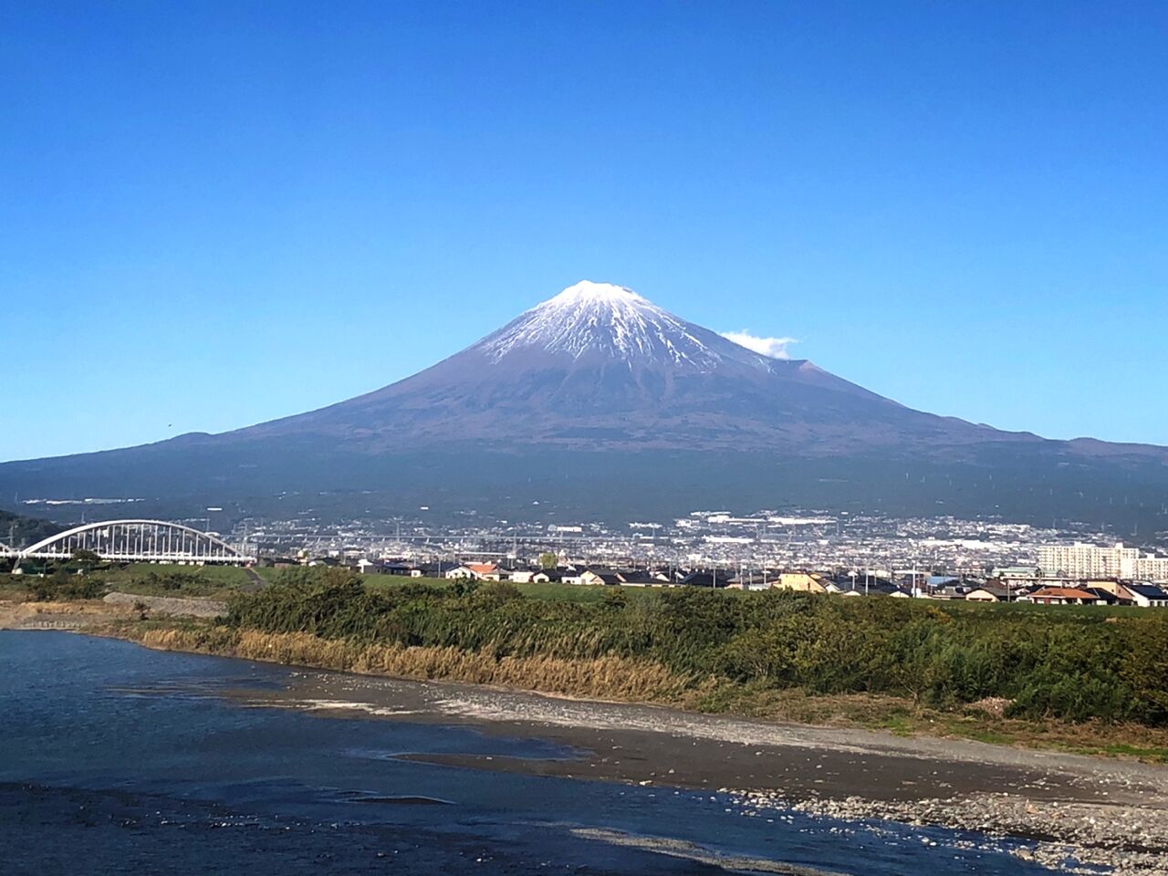 6DD3478B-AA04-4D10-BA27-A4103A13585D