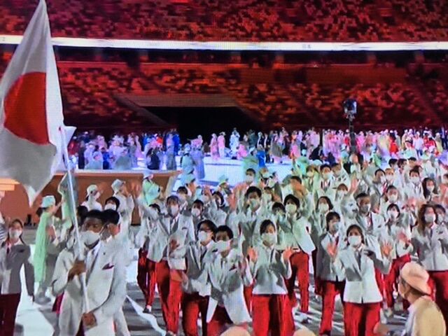 9621E92C-46A1-4821-BACC-891CF96C20C0