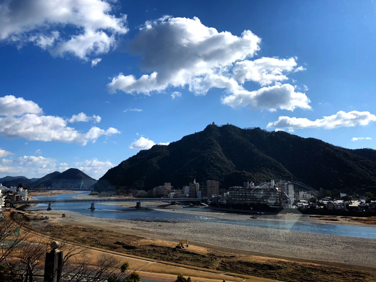 7CA555AC-FB53-43BE-9DFF-CBE571E460F5