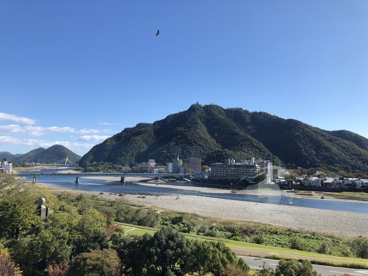 00B0757A-A5EE-4313-8D40-08D5D1B26F8B