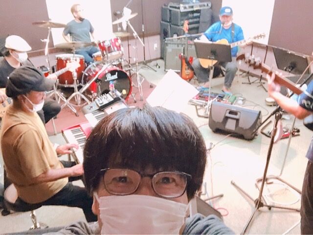 B180F322-0FF9-4B62-B96D-DE50BB2ECCF6