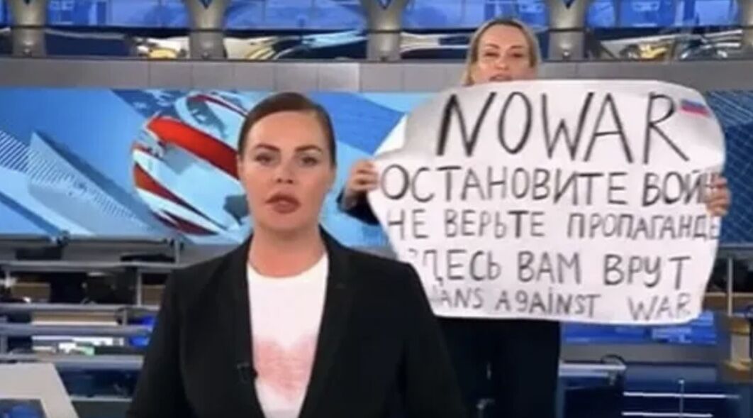 24812695-B35D-48D4-B551-9A6A7CACD1B9