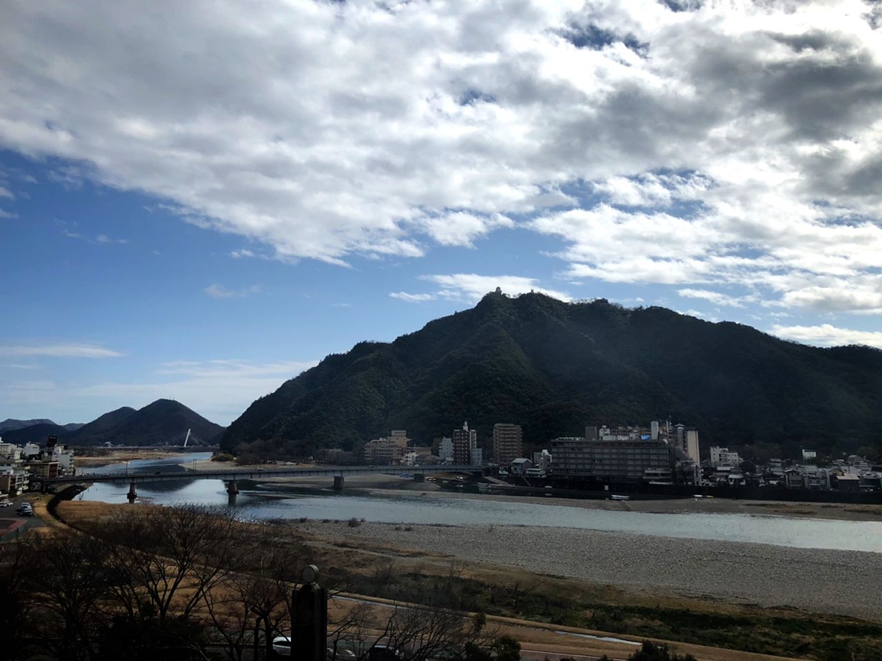 AC3128FF-E000-46E8-B140-5BE511DAD9D9