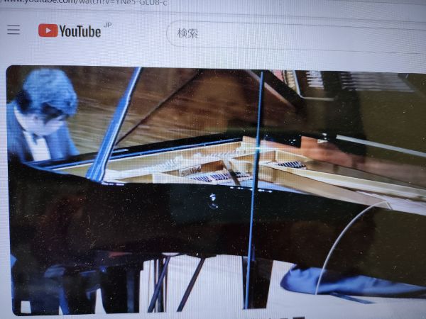 演奏中のピアノの弦切れ、辻井さんは過去にも体験されていました。 : 萩谷由喜子のブログ