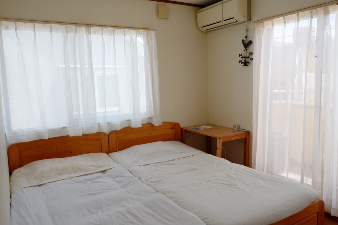 うちの夏の寝室 狭い部屋にベッド2台 ゆとりあるシンプルな暮らし Powered By ライブドアブログ うちの夏の寝室 狭い部屋にベッド2台 ゆとりあるシンプルな暮らし Powered By ライブドアブログ
