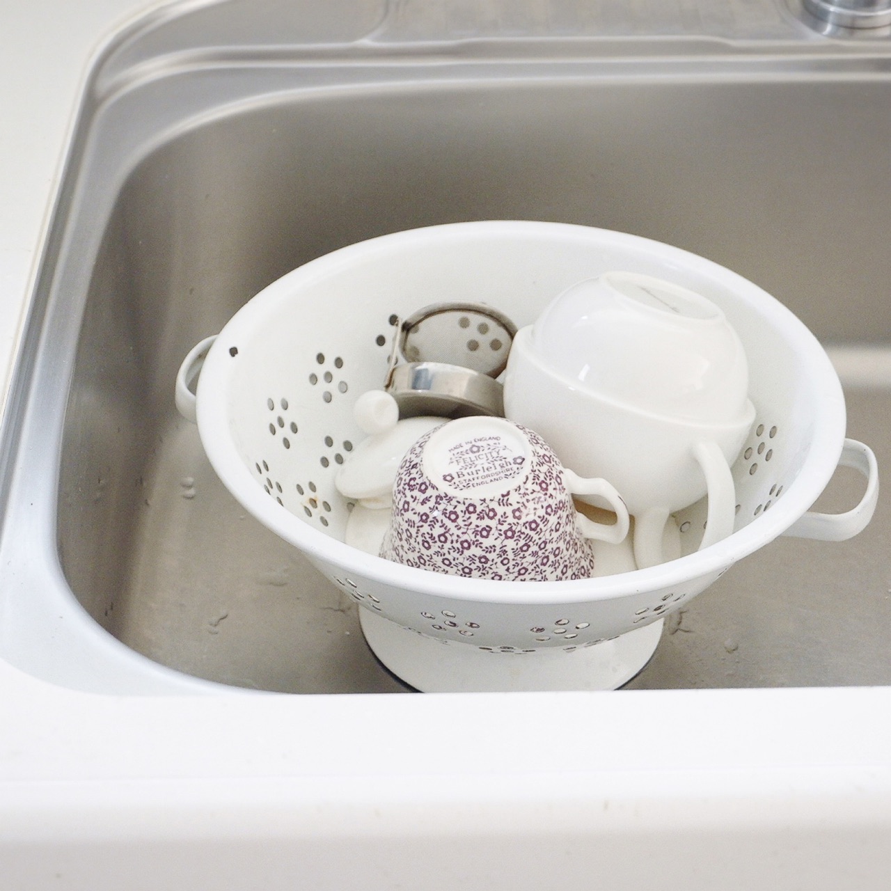 水切りかごを、トレーからコランダーへ : ゆとりあるシンプルな暮らし