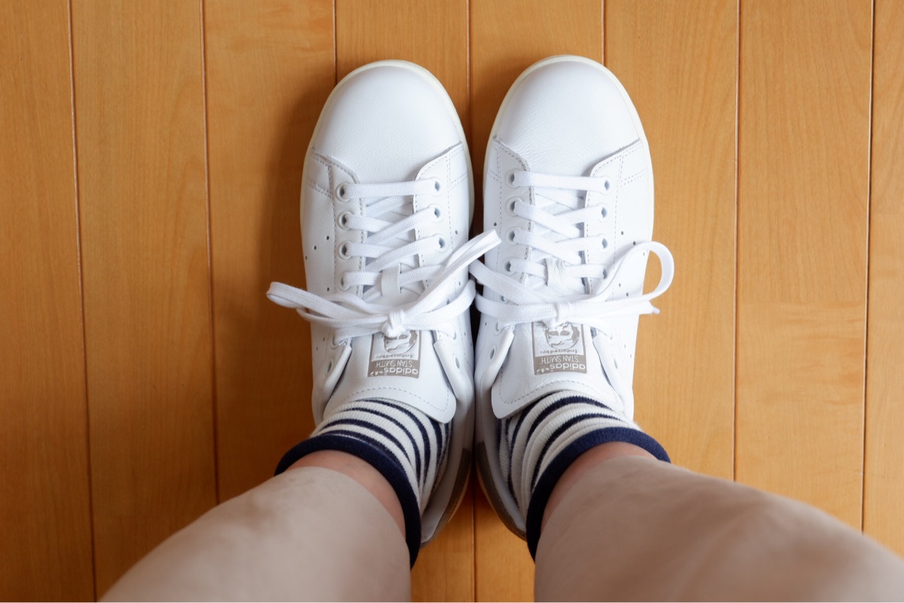 白スニーカーを購入＊スタンスミスの履き心地。 : ゆとりあるシンプル