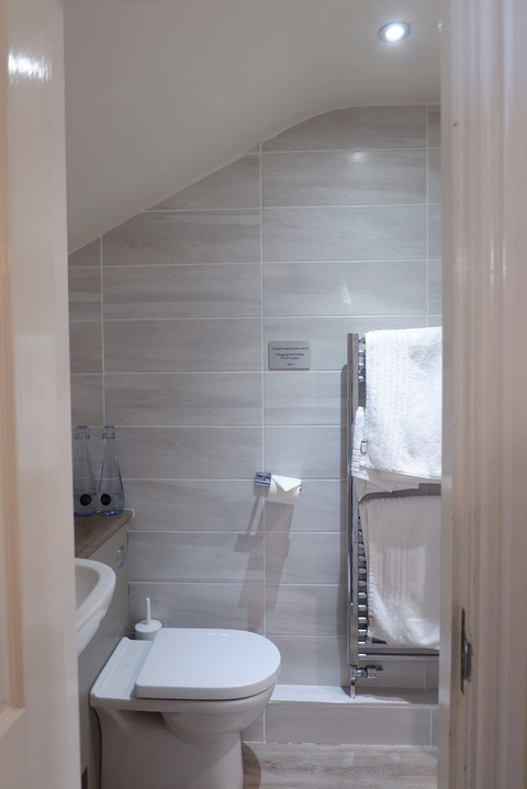 8D99D99A-13F6-4973-8BD2-3E166584196A_1_105_c