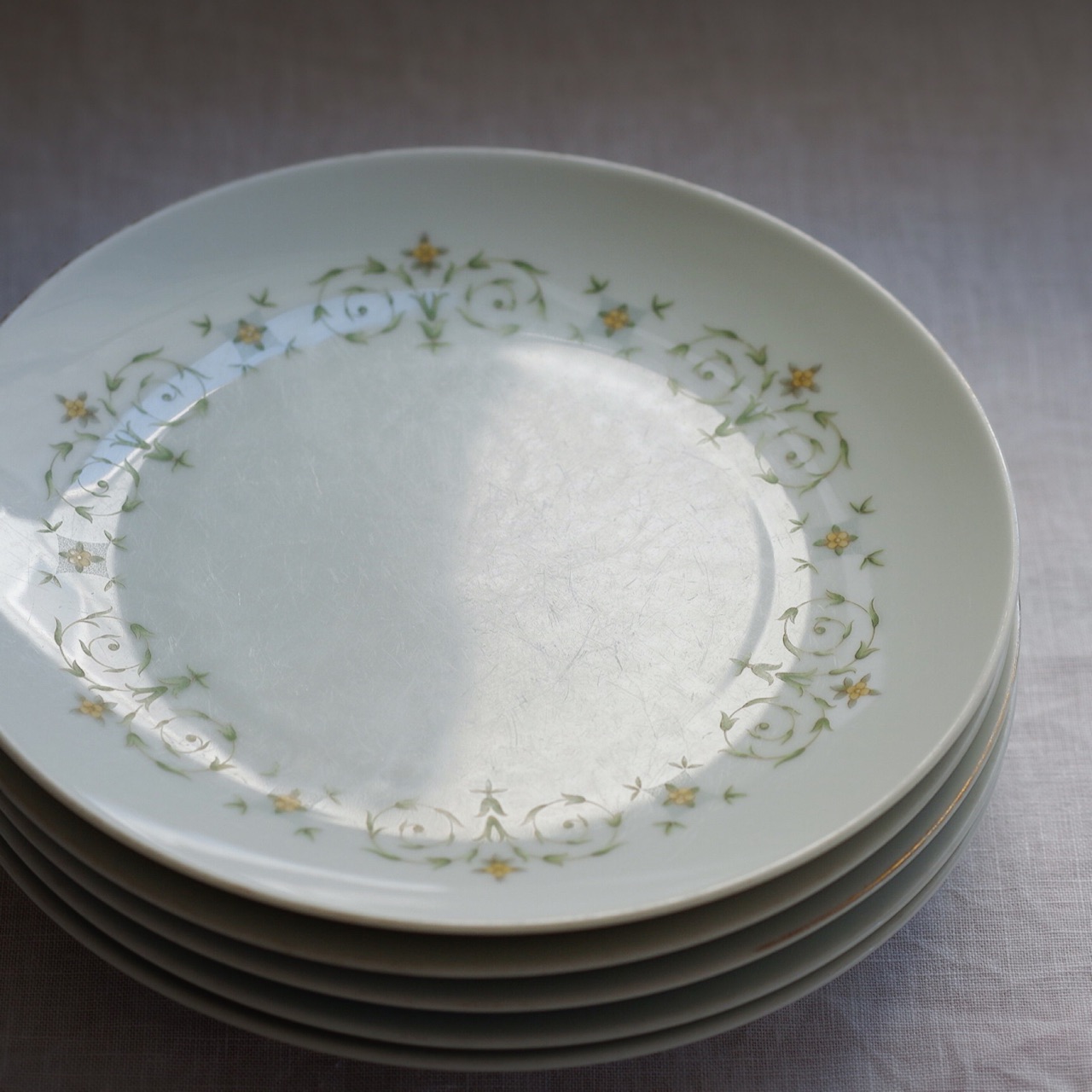 すでにアンティーク？ノリタケの食器は50年モノ : ゆとりあるシンプル