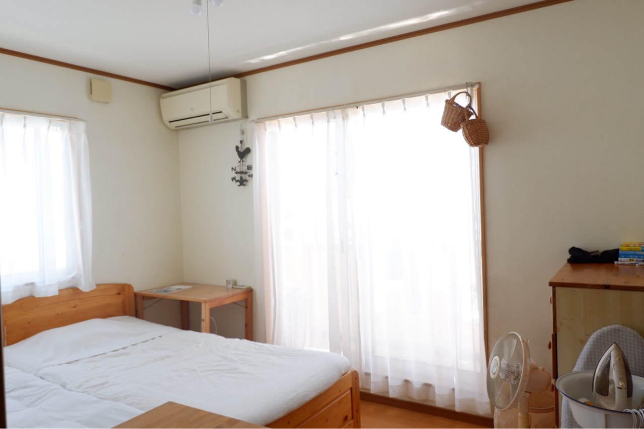 うちの夏の寝室 狭い部屋にベッド2台 ゆとりあるシンプルな暮らし Powered By ライブドアブログ うちの夏の寝室 狭い部屋にベッド2台 ゆとりあるシンプルな暮らし Powered By ライブドアブログ
