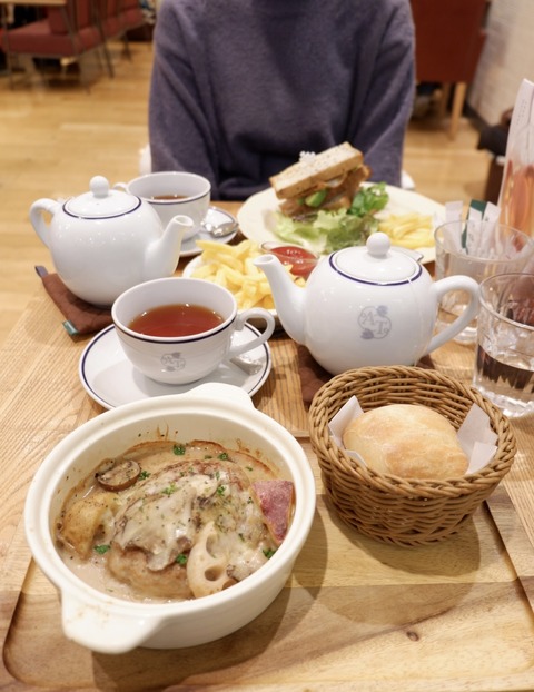 5431BF7F-A66F-425A-9362-F82C8AE7E40F_1_201_a