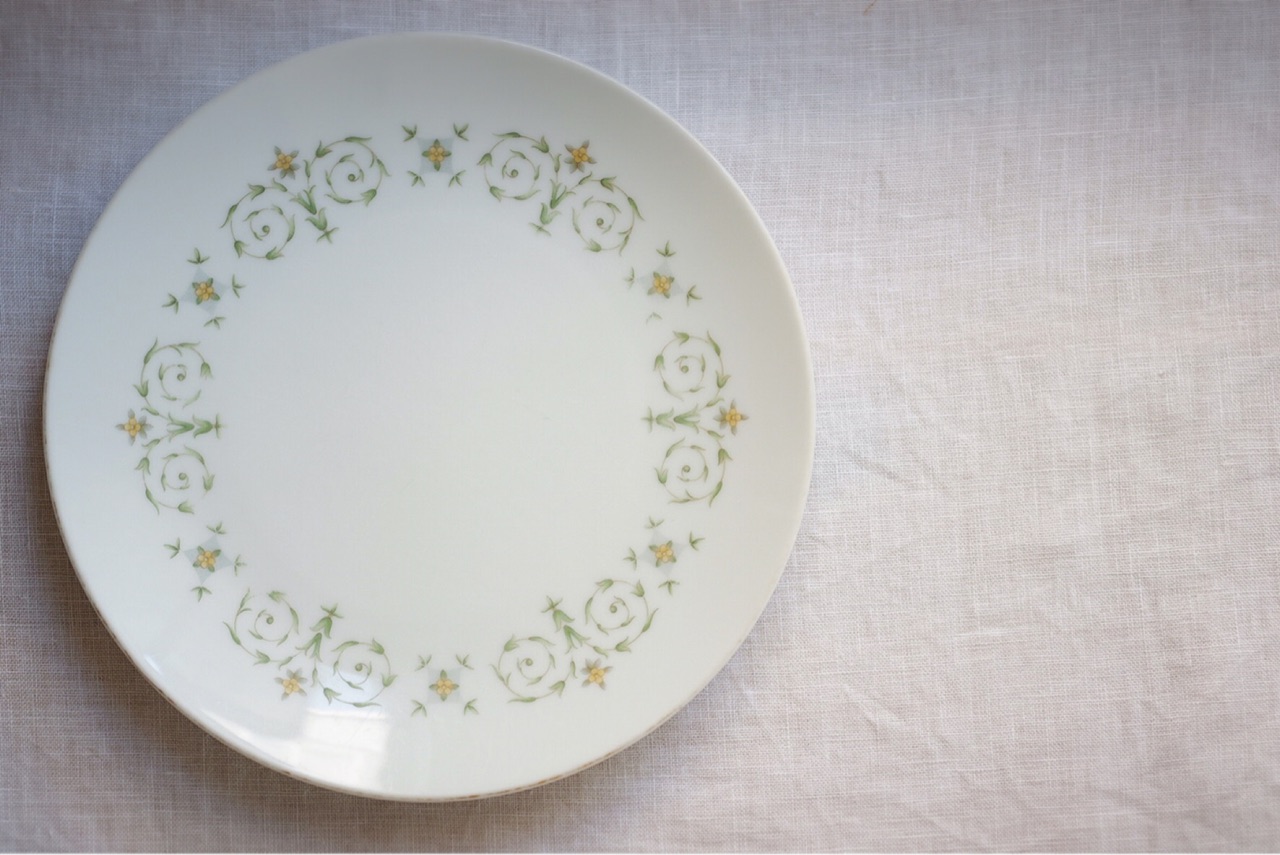 すでにアンティーク？ノリタケの食器は50年モノ : ゆとりあるシンプル