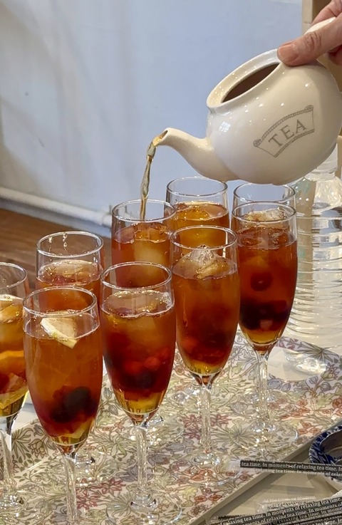 29CC2B20-D758-4896-8835-E3CDF4CBFC53_1_201_a