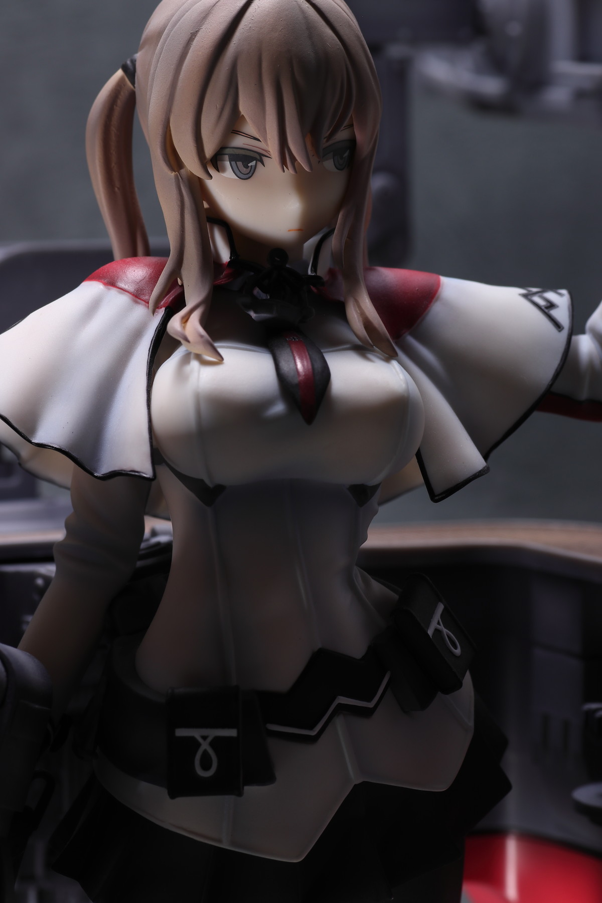 ファニーナイツ 艦隊これくしょん 艦これ グラーフ ツェッペリン 1 7スケール フィギュアレビュー 雪の降る空に