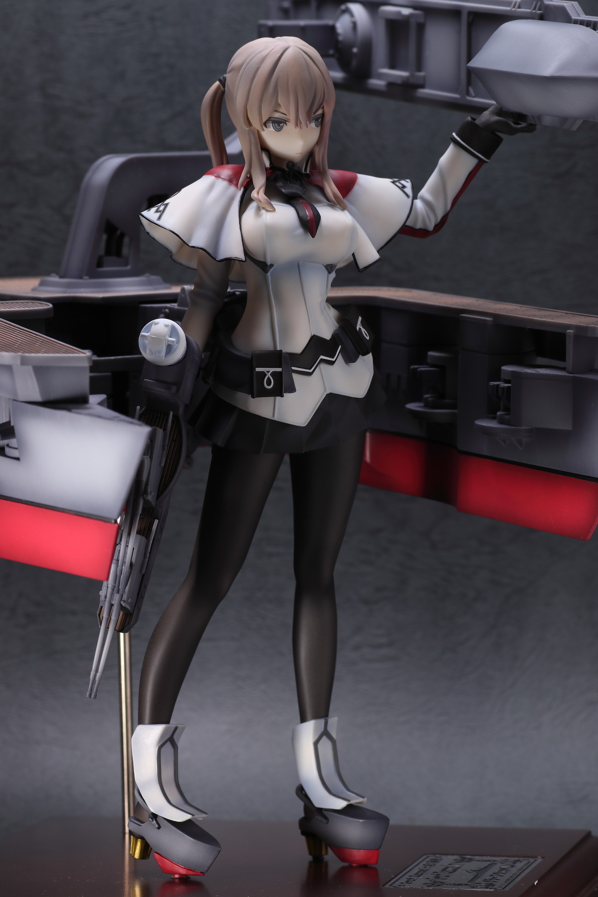 ファニーナイツ 艦隊これくしょん 艦これ グラーフ ツェッペリン 1 7スケール フィギュアレビュー 雪の降る空に