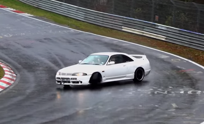 雨のニュルブルクリンクでドリフト遊び Crazy Sound Junkie 雨のニュルブルクリンクでドリフト遊び Crazy Sound Junkie