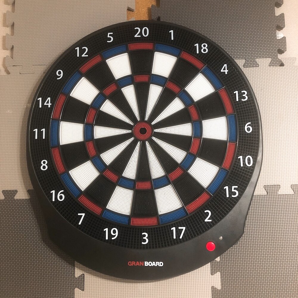 投げたすぎて家にダーツ場を作った話 2 2 石油王になりたい