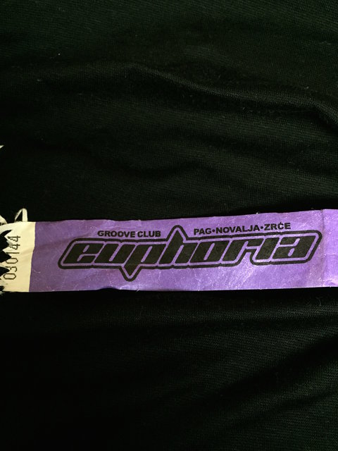 00