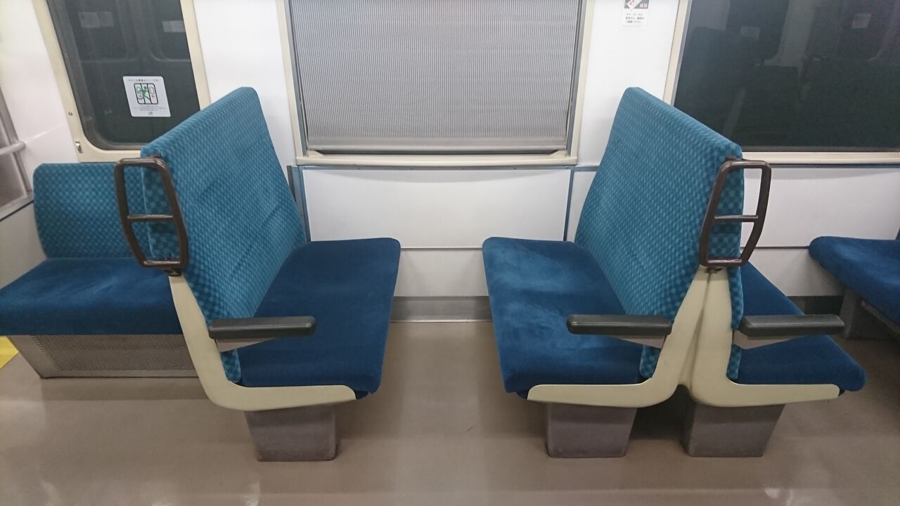 211系0番台 長野車 : 雪うさぎの車内趣味