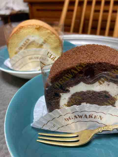 小川軒のロールケーキ ひと息いれて