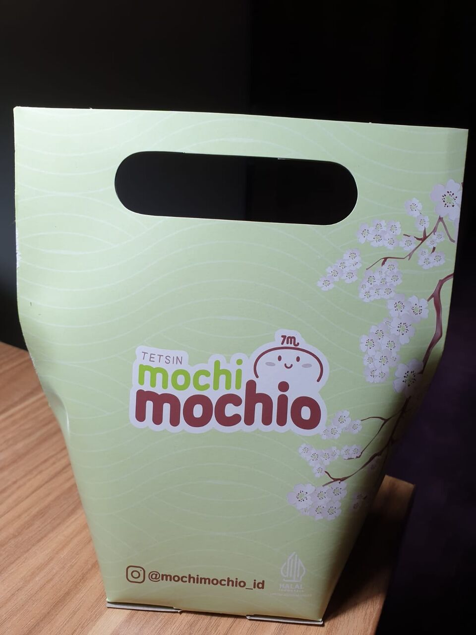 お土産で頂いたMOCHI MOCHIOが美味しかった : うさログ日和