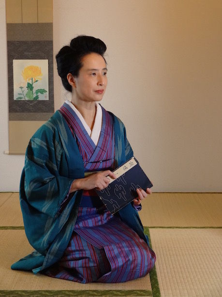 121 青緑色の矢絣銘仙羽織 : 気軽に楽しく美しく・銘仙の時代の女