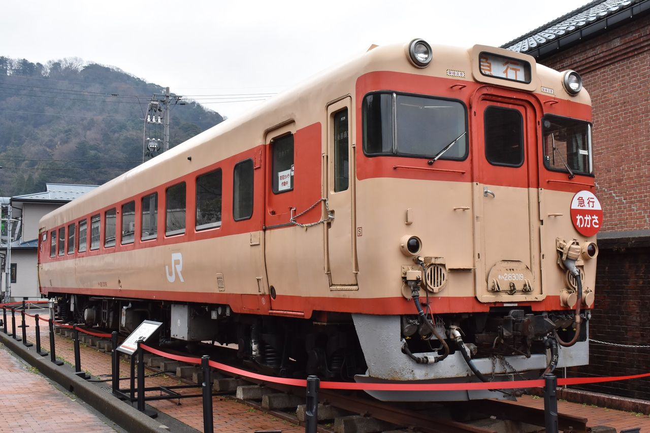保存車]敦賀港に眠るキハ28 : 東川崎車両区第一工場